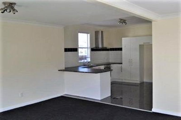 Photo of property in 33 Leighton Avenue, Waiwhetu, Lower Hutt, 5010