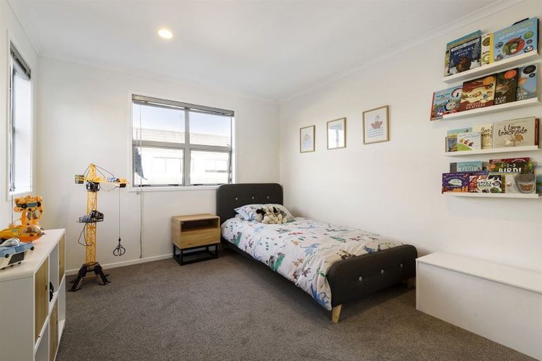 Photo of property in 11a Church Street, Northcote Point, Auckland, 0627