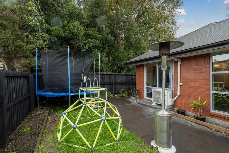 Photo of property in 18e Defoe Place, Waltham, Christchurch, 8023