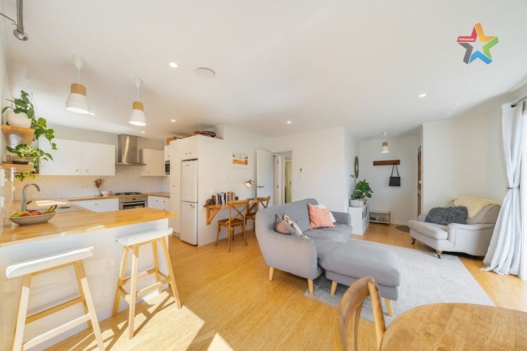 Photo of property in 1a Wyndham Road, Pinehaven, Upper Hutt, 5019