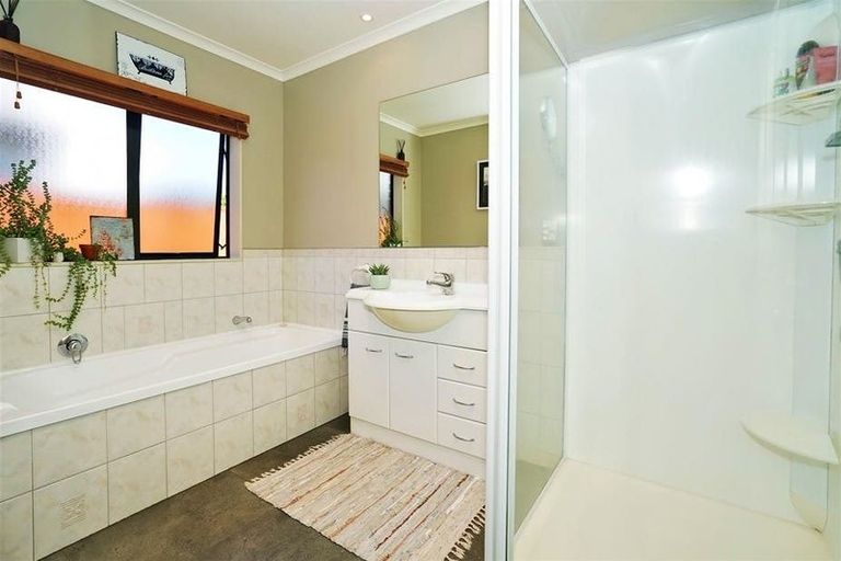 Photo of property in 10 Callum Court, Rototuna, Hamilton, 3210