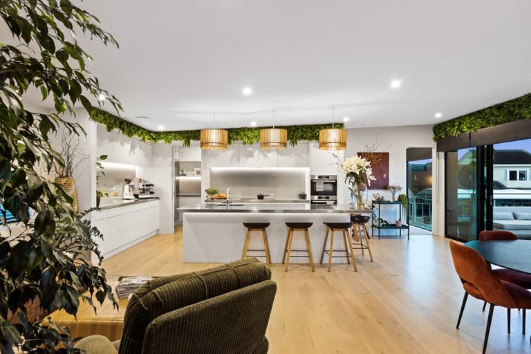 Photo of property in 3a William Bayes Place, Red Beach, 0932