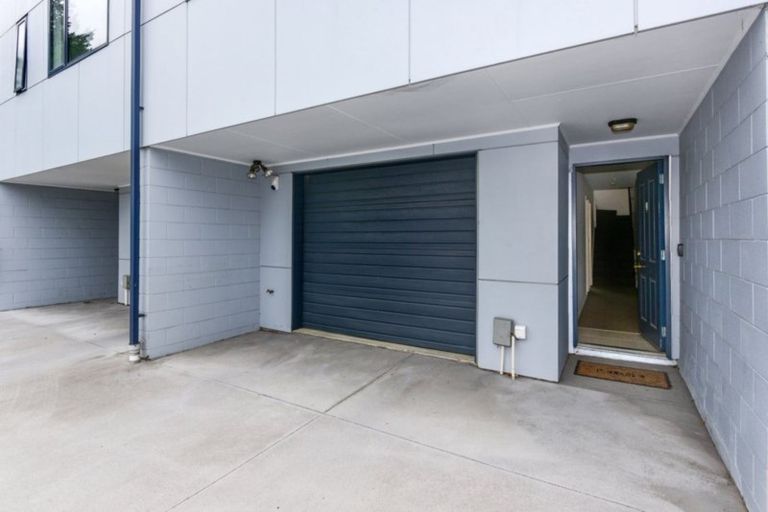 Photo of property in 3/75 Thackeray Place, Waltham, Christchurch, 8023