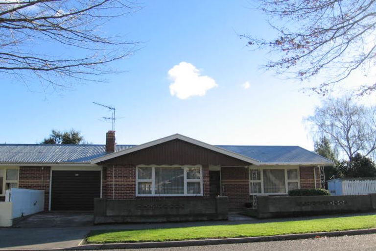 Photo of property in 1/2 Holliss Avenue, Cashmere, Christchurch, 8022