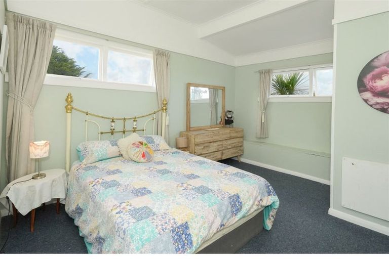 Photo of property in 5 Aranui Avenue, Waitarere Beach, Levin, 5510