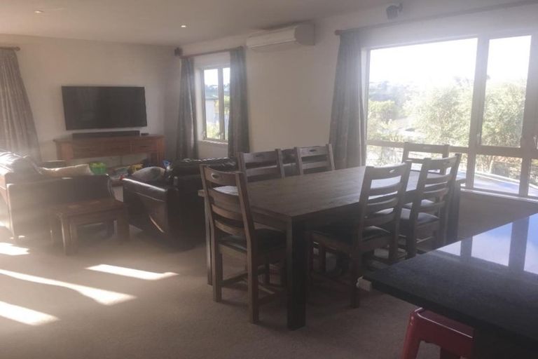 Photo of property in 4 Kaweka Close, Aotea, Porirua, 5024