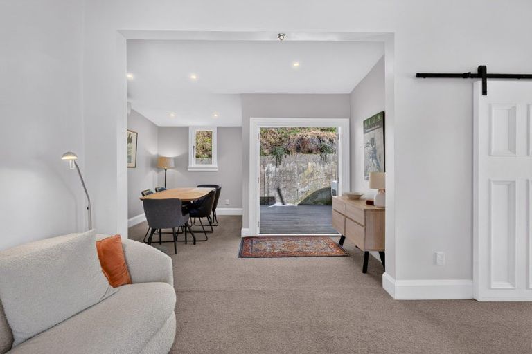 Photo of property in 28 Milton Road, Bluff Hill, Napier, 4110