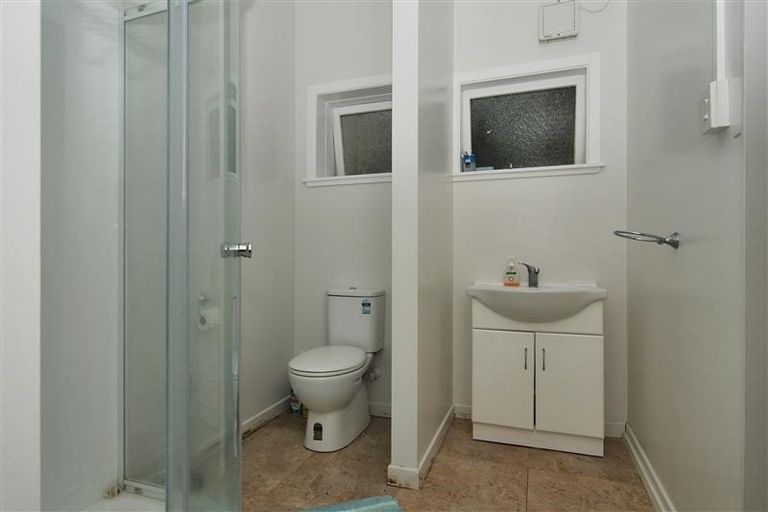 Photo of property in 35 Seaview Terrace, Northland, Wellington, 6012