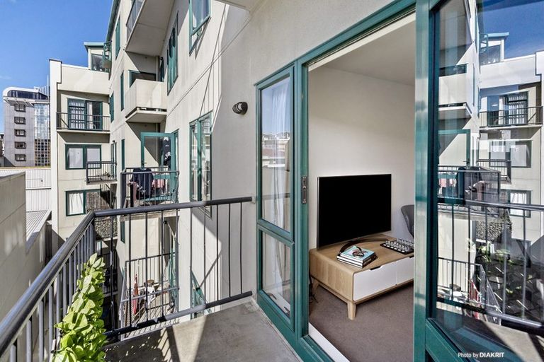 Photo of property in Courtenay Apartments, 512/120 Courtenay Place, Te Aro, Wellington, 6011