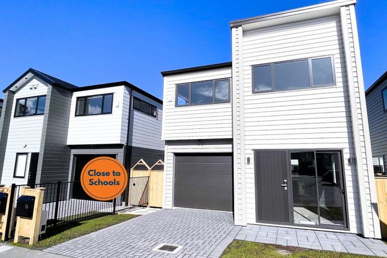 Photo of property in 15 Arahopu Place, Papakura, 2110