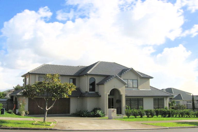 Photo of property in 20 Eaglemont Drive, East Tamaki Heights, Auckland, 2016