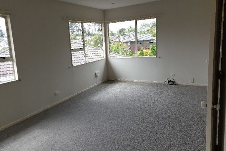 Photo of property in 2/7 Delamare Court, Sunnynook, Auckland, 0632