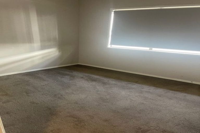 Photo of property in 9 Gwenand Place, Botany Downs, Auckland, 2010