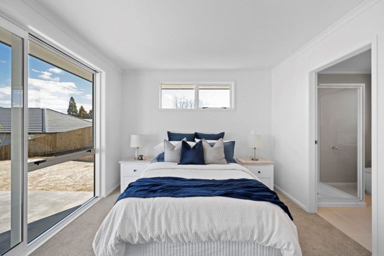 Photo of property in 16 Kohekohe Drive, Owhata, Rotorua, 3010