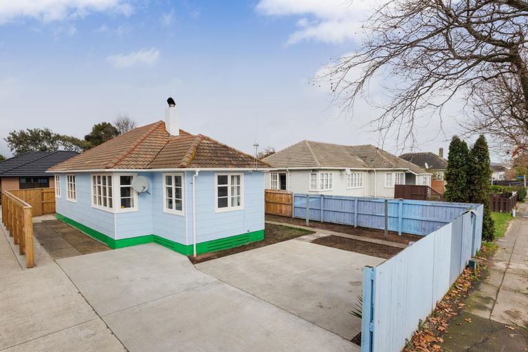 Photo of property in 70 Rangiora Avenue, Roslyn, Palmerston North, 4414