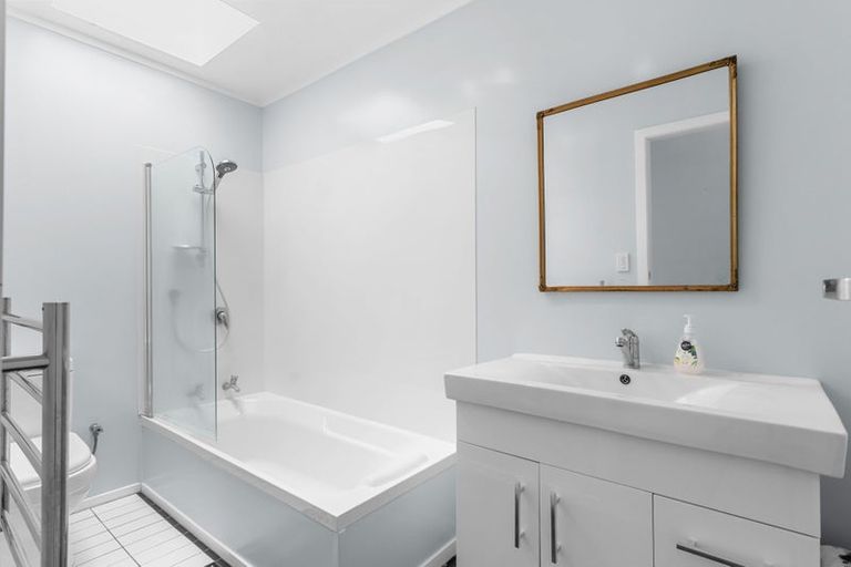 Photo of property in 10 Brigitte View, Snells Beach, 0920