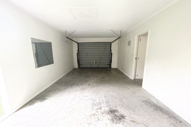 Photo of property in 5 Mira Place, Windsor Park, Auckland, 0632