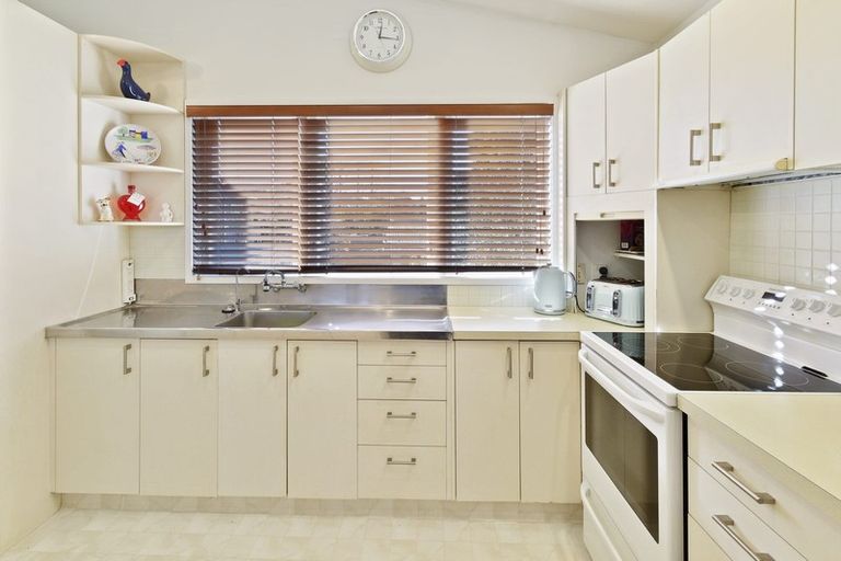 Photo of property in 25 Halver Road, Hillpark, Auckland, 2102