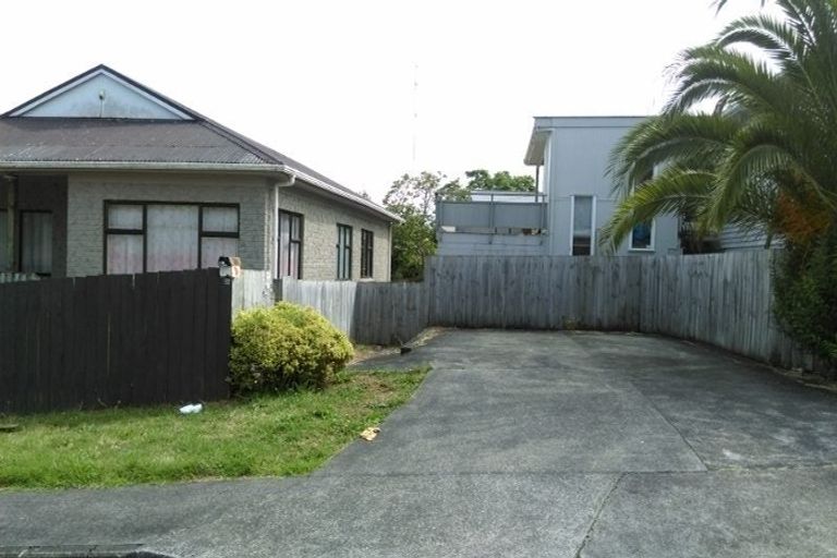 Photo of property in 2a Valdale Road, Henderson, Auckland, 0610