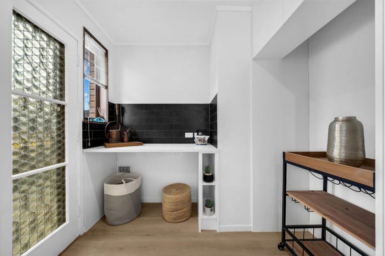 Photo of property in 1/52 Butterworth Drive, Glendene, Auckland, 0602