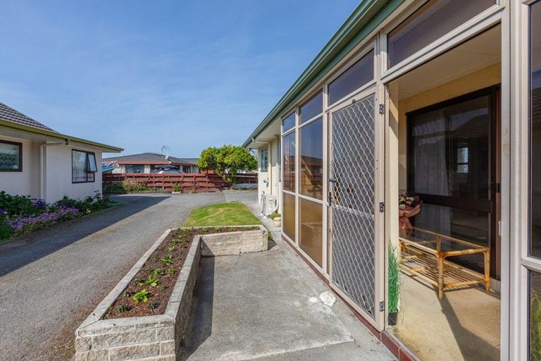 Photo of property in 3/3 Church Road, Taradale, Napier, 4112