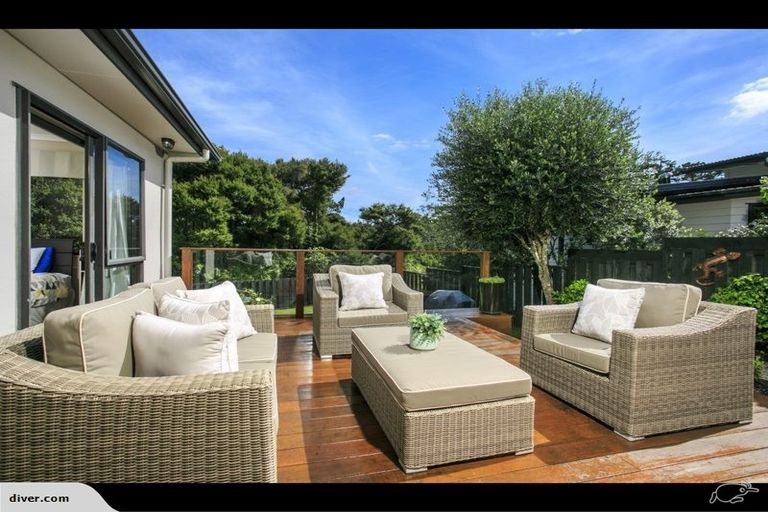 Photo of property in 30 Admirals Court Drive, Greenhithe, Auckland, 0632