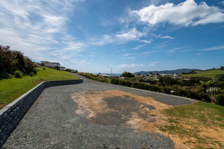 Photo of property in 13 Lori Lane, Coopers Beach, 0420