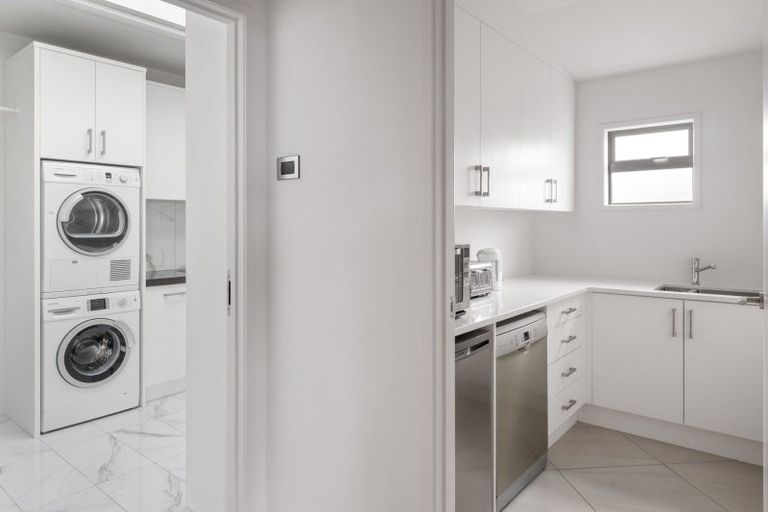 Photo of property in 69 Omokoroa Road, Omokoroa, 3114