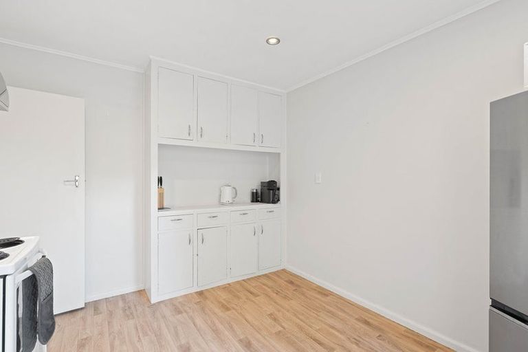 Photo of property in 2/9a Curletts Road, Sockburn, Christchurch, 8042