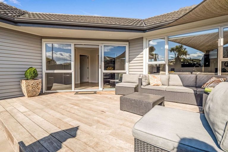 Photo of property in 14 Centaurus Road, Cashmere, Christchurch, 8022