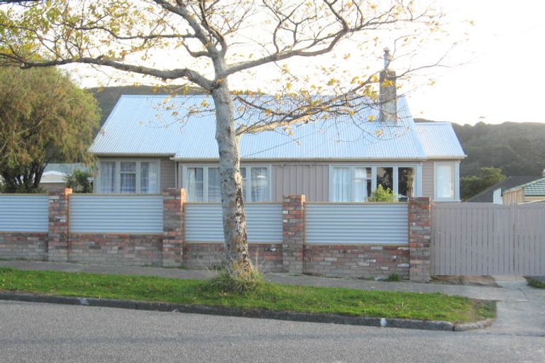 Photo of property in 119 Wilkie Crescent, Naenae, Lower Hutt, 5011
