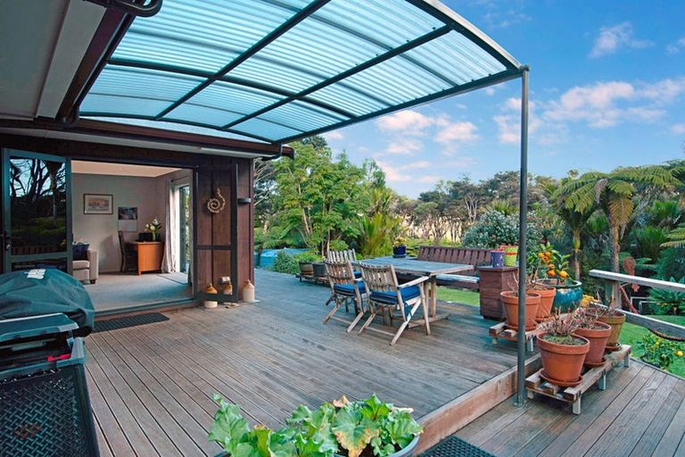 Photo of property in 125 Stoney Creek Drive, Waitakere, Henderson, 0782