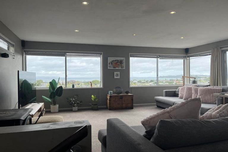 Photo of property in 5 Elliston Crescent, Stanmore Bay, Whangaparaoa, 0932