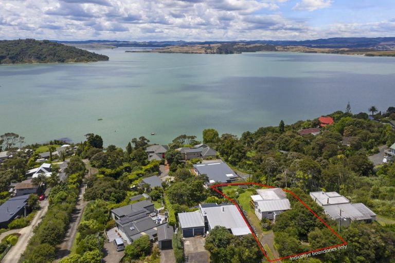 Photo of property in 92 Greenslade Road, Raglan, 3295