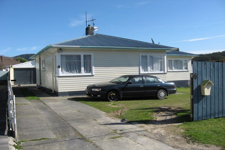 Photo of property in 4 Castlerea Street, Wainuiomata, Lower Hutt, 5014