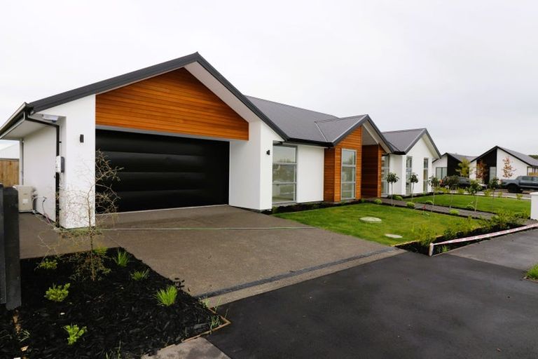 Photo of property in 3 Oakbridge Boulevard, Marshland, Christchurch, 8051
