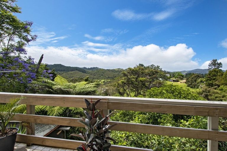 Photo of property in 3 Oakura Road, Oakura, Hikurangi, 0184