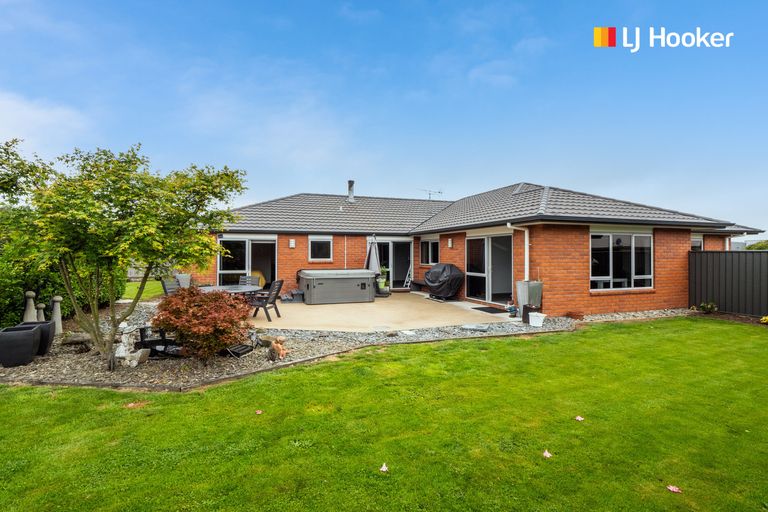 Photo of property in 22 William James Close, Mosgiel, 9024