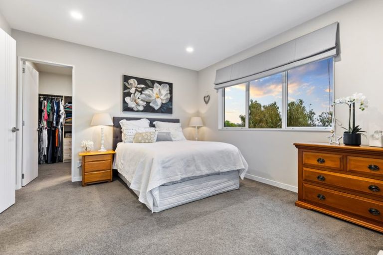 Photo of property in 21 Flavell Drive, Orewa, 0931