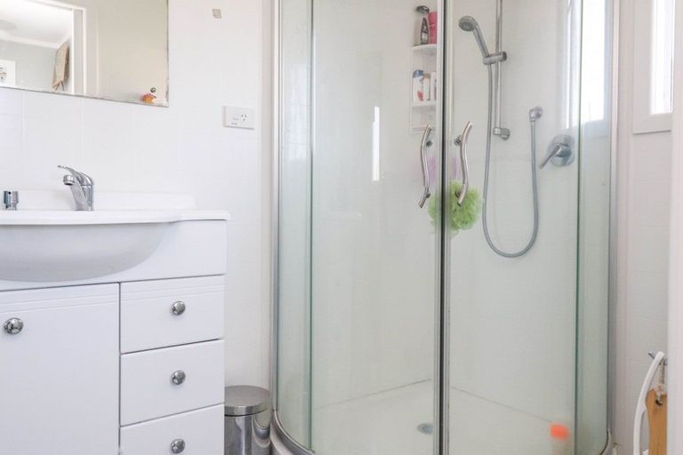 Photo of property in 6 Aputa Avenue, Te Puru, Thames, 3575