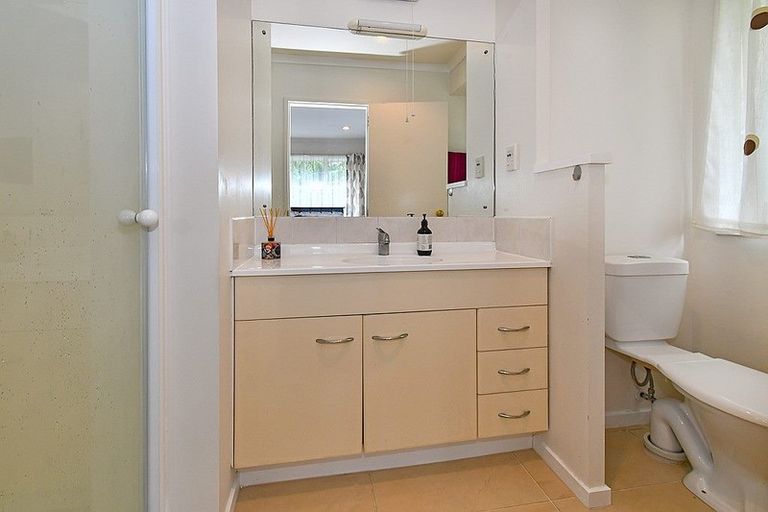 Photo of property in 3/5 Saints Court, Manurewa, Auckland, 2102