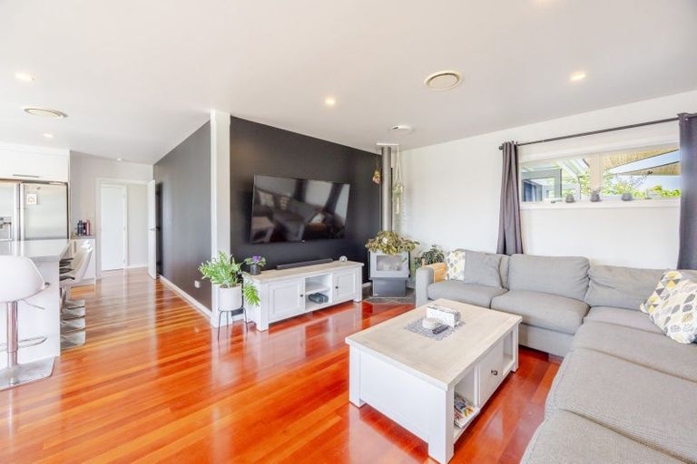 Photo of property in 21 Pitt Street, Clive, 4102