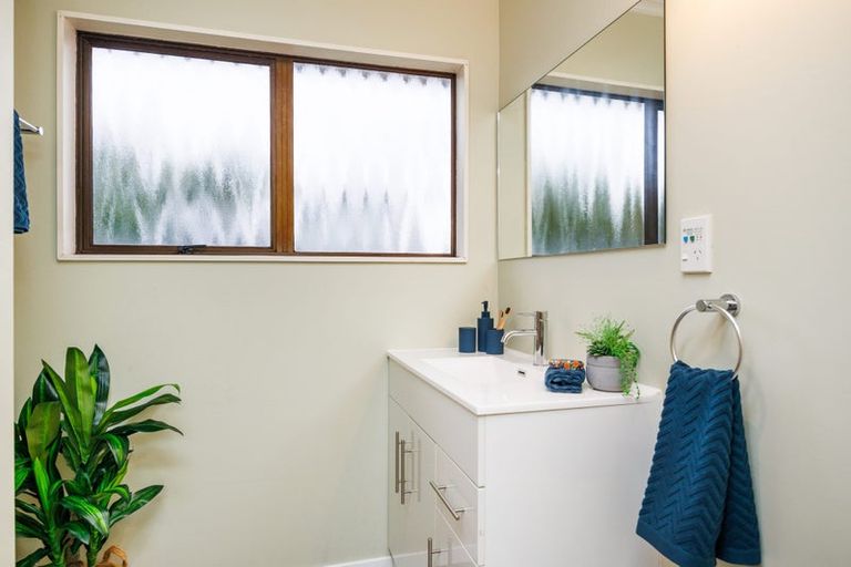 Photo of property in 5 Edgecombe Court, Roslyn, Palmerston North, 4414