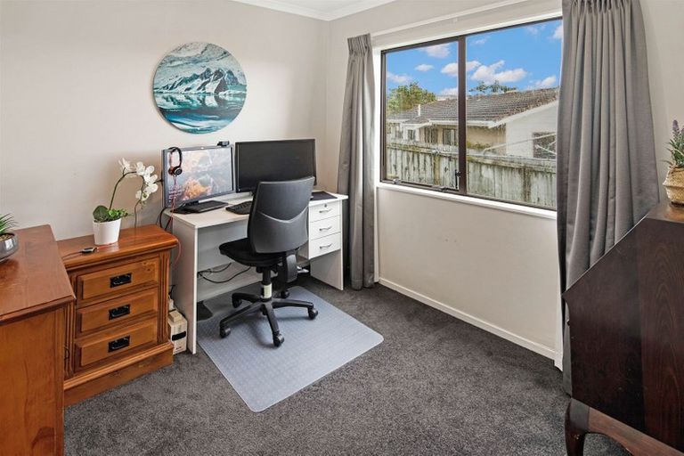 Photo of property in 3 Mayaro Crescent, Grenada Village, Wellington, 6037