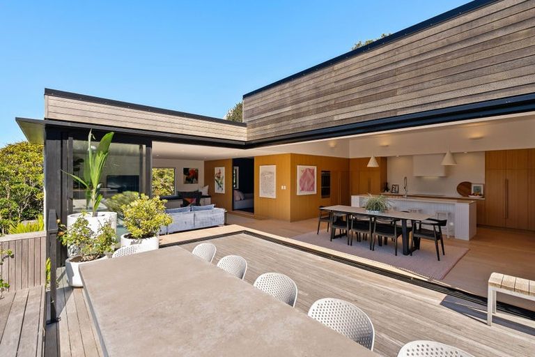 Photo of property in 3 Homewood Avenue, Karori, Wellington, 6012