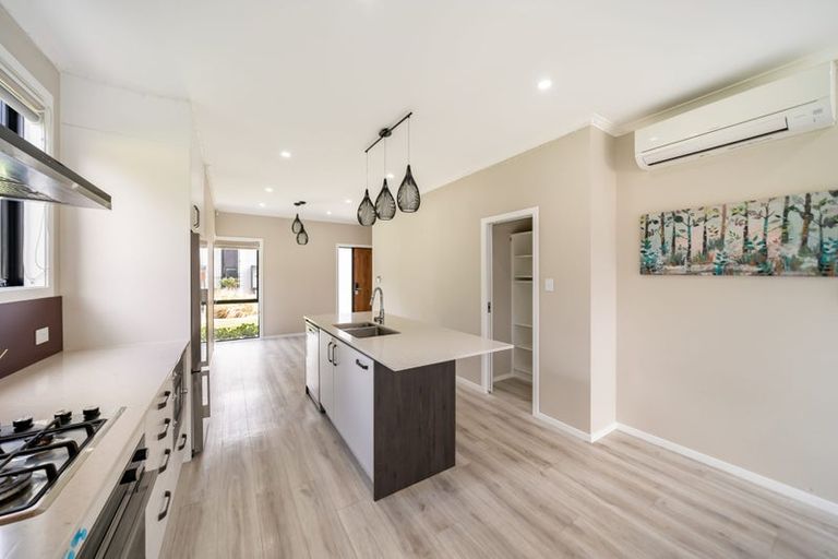 Photo of property in 11 Josland Lane, Wallaceville, Upper Hutt, 5018