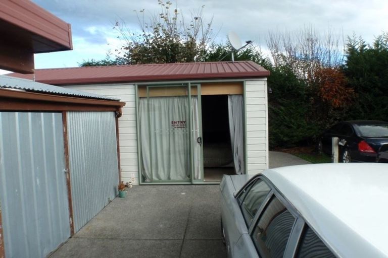 Photo of property in 4 Woodfield Place, Woodend, 7610