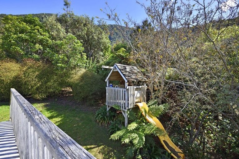 Photo of property in 20 Worlds End Road, Tennyson Inlet, 7195