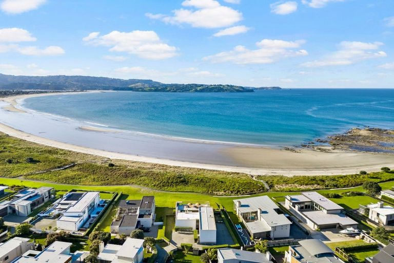 Photo of property in 45 Taumata Road, Omaha, 0986