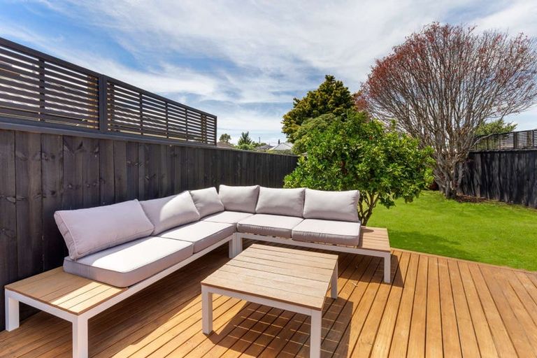 Photo of property in 25 Woodleigh Street, Frankleigh Park, New Plymouth, 4310